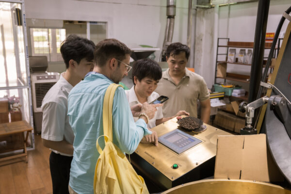 Giao lưu chia sẻ cách rang cà phê