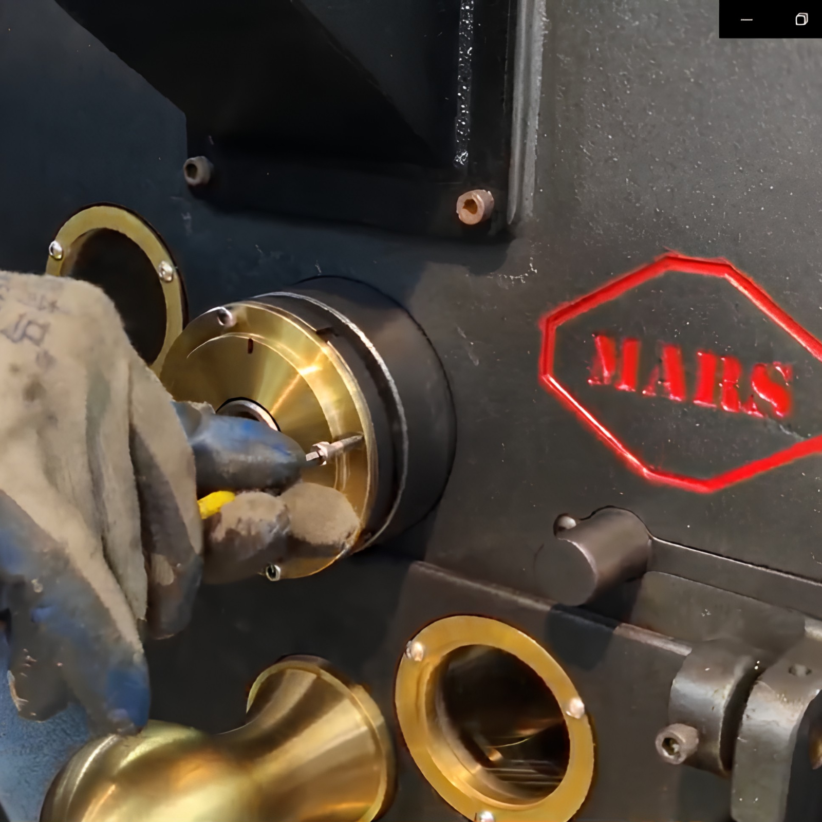 HOW TO APPLYING HIGH TEMPERATURE GREASE FOR BEARINGS DRUM.