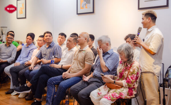 Mars Roaster customer offline session sharing coffee roasting machine experience.
