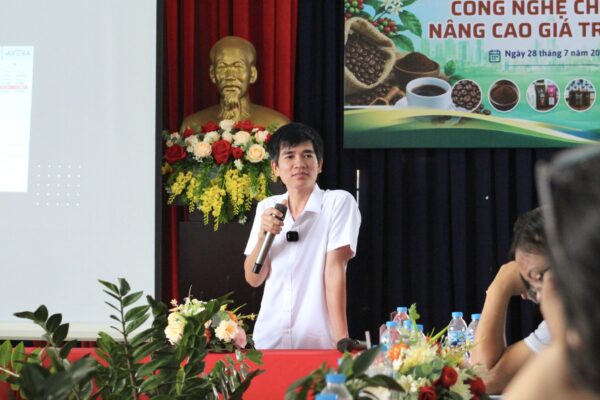 CEO Lâm Quốc Dương trình bày chuyên đề tại sự kiện